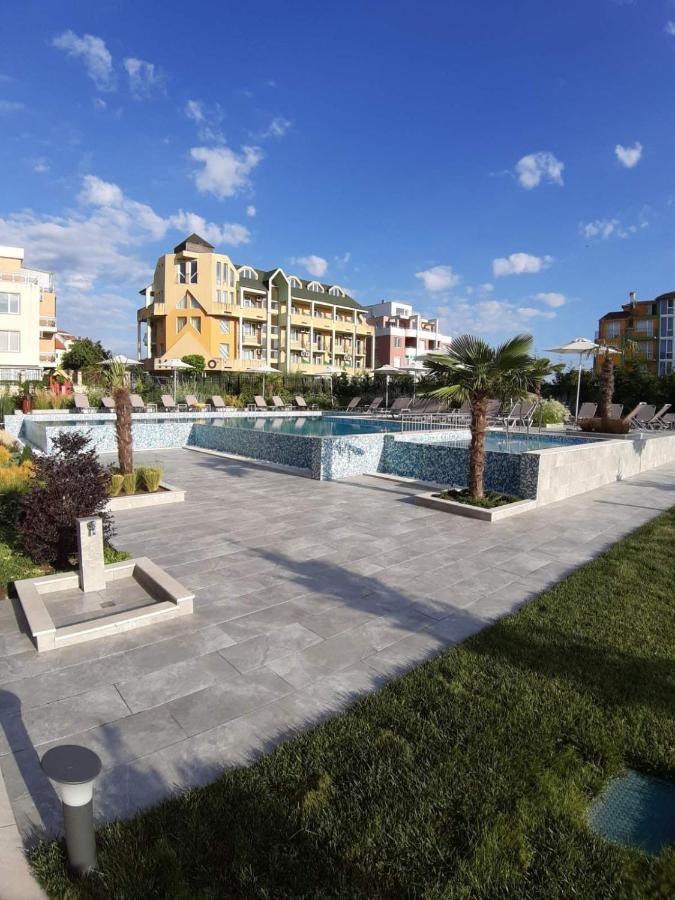 Amelia Sea Apartments Равда Экстерьер фото