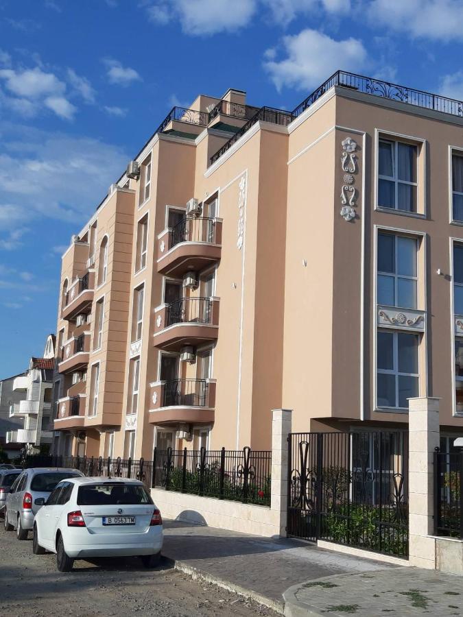 Amelia Sea Apartments Равда Экстерьер фото