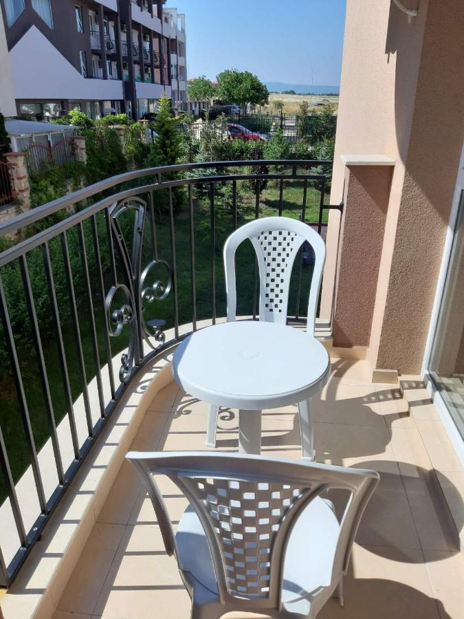 Amelia Sea Apartments Равда Экстерьер фото
